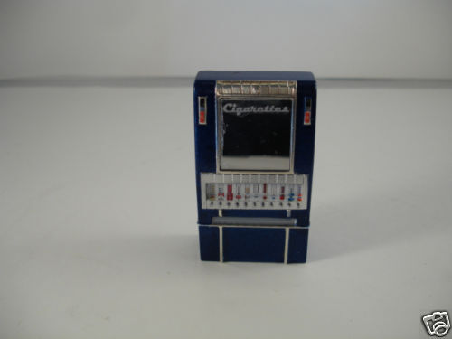 24 125 40s 50s RESIN DIORAMA CIGARETTE MACHINE  