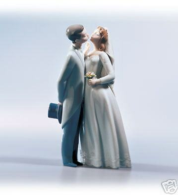 Lladro A Kiss To Remember # 01006620 NEW in Box  