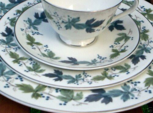 You are bidding on ROYAL DOULTON FINE ENGLISH BONE CHINA BURGUNDY 